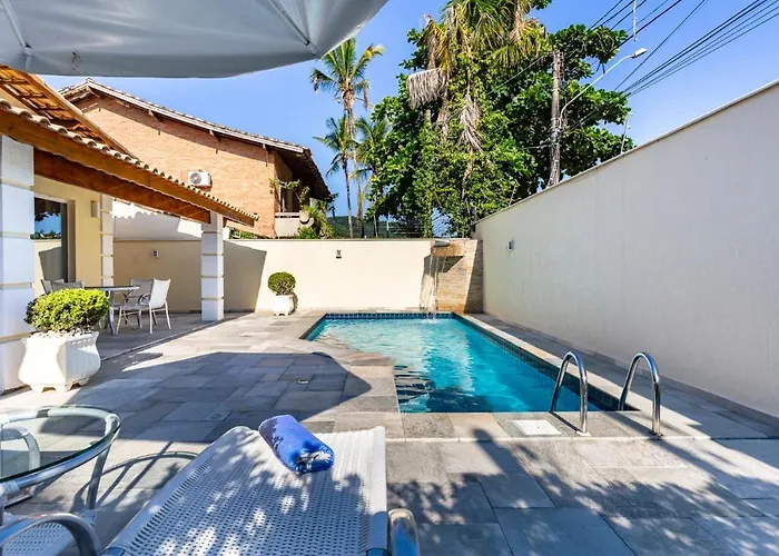 Linda Casa Na Praia Da Enseada - 150Mts Da Praia